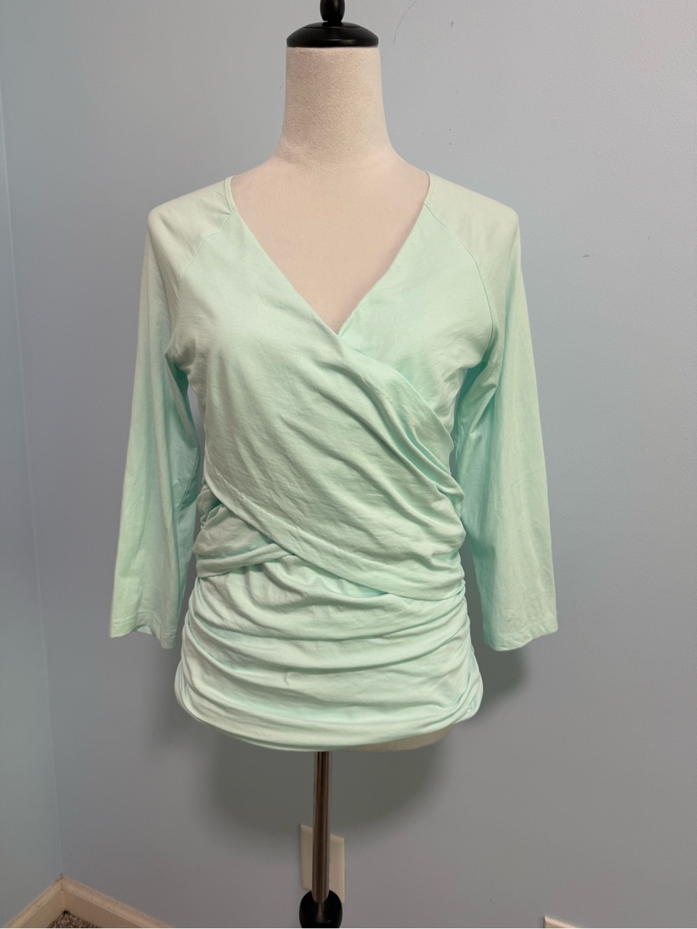 Sundance 3/4 Sleeve Rouched Side Cross Front Top Women's Size‎ M Blue